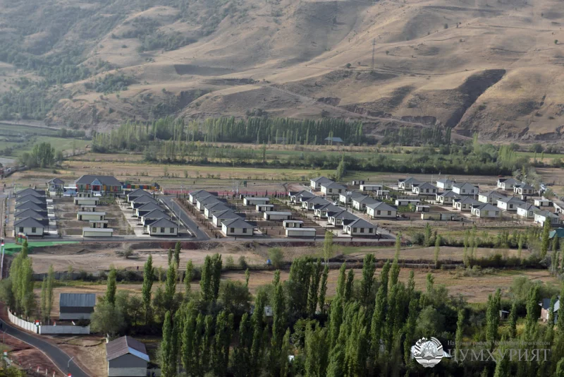 ҒАМХОРИҲОИ ПЕШВОИ МУАЗЗАМИ МИЛЛАТРО ФАРОМӮШ НАМЕСОЗЕМ!