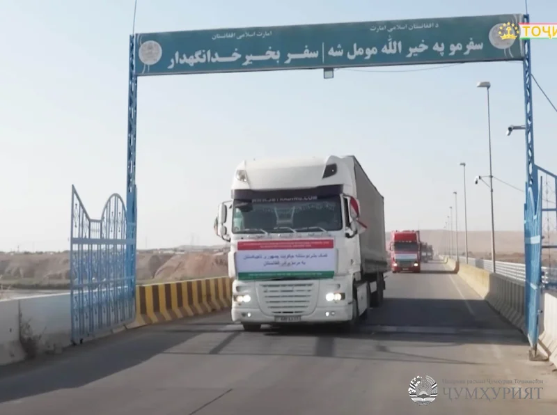 ДӮСТ ОН БОШАД, КИ ГИРАД ДАСТИ ДӮСТ...