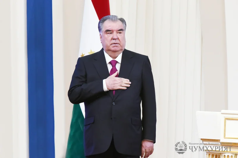 ЭМОМАЛӢ РАҲМОН БО ҶОИЗАИ БАЙНАЛМИЛАЛИИ СУЛҲ САРФАРОЗ ГАРДИДАНД