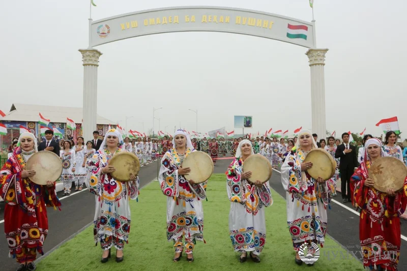 ПУШИНГ. РӮЗЕ, КИ АЗ ЗОДГОҲАМ ИФТИХОР КАРДАМ...