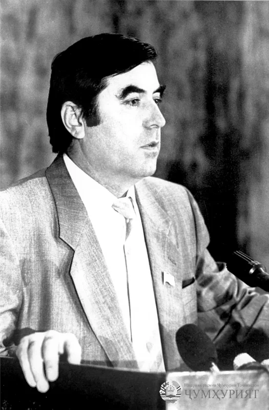 ТУ ЧУН ЁҚУТИ СУРХ АНДАР МИЁНА