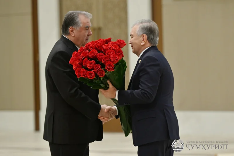 ИДИ БУЗУРГ ДАР ОСИЁИ МАРКАЗӢ