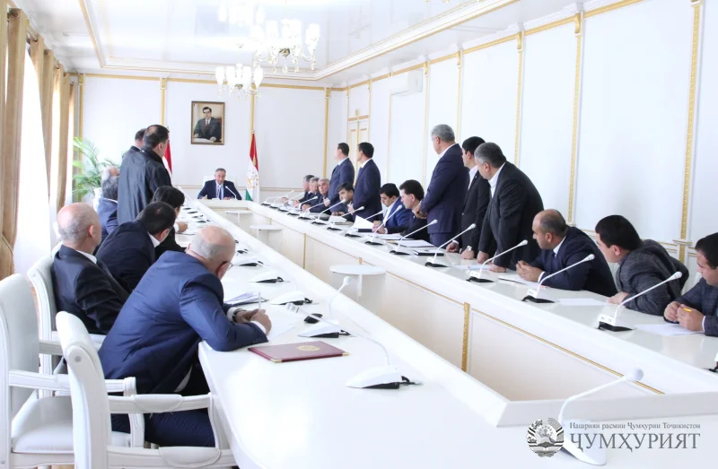 ХАТЛОН. МУЛОҚОТИ РАИСИ ВИЛОЯТ БО РАИСОНИ НОҲИЯҲОИ ПАХТАКОР