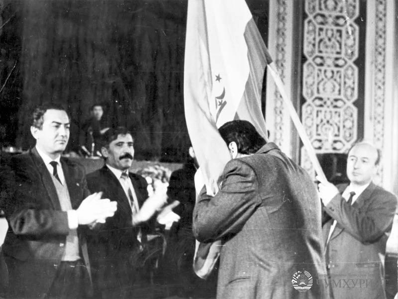 16 НОЯБР. ҚАСРИ АРБОБ ВА ОҒОЗИ ТАЪРИХИ ДАВЛАТДОРИИ МИЛЛӢ