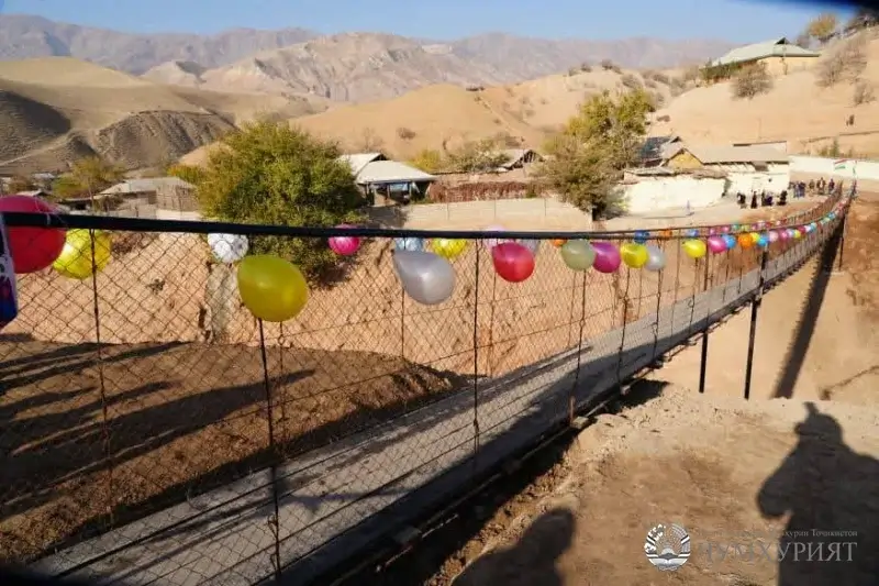 САВОБИ БУЗУРГТАР АЗ ҲАҶ Ё ВАҚТЕ МАРД ДАСТИ САХО ДОРАД...