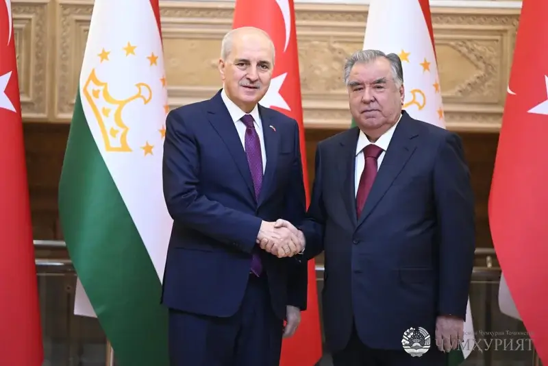 МУЛОҚОТИ ЭМОМАЛӢ РАҲМОН БО НУМАН КУРТУЛМУШ