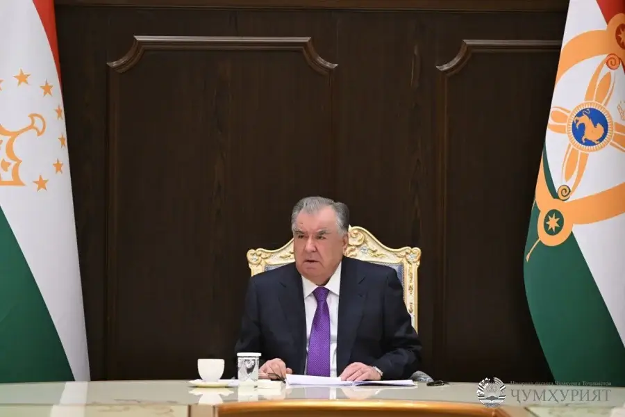 Таъиноти кадрӣ