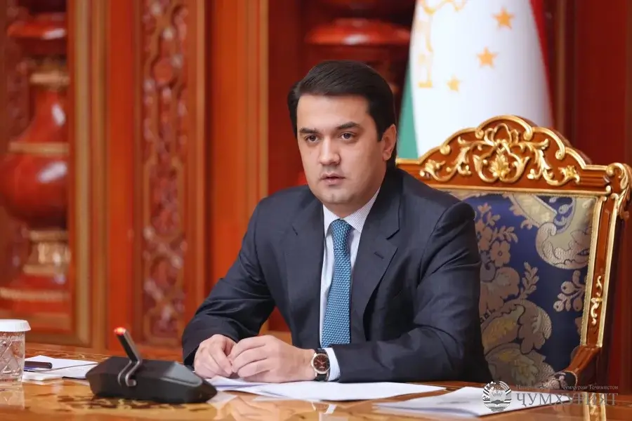 Рустами Эмомалӣ  Баррасии таъсиси Маҷмааи эҳёи хотираи таърихӣ ва таҳкими ҳувияти миллӣ дар мулоқот бо аҳли зиё