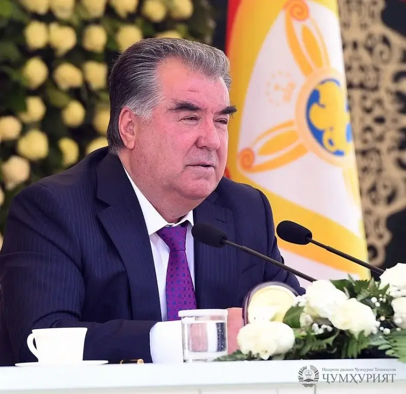 ҲАМ БА ҚАДРИ СОФӢ АСТ ОИНА ТИМСОЛОШНО...