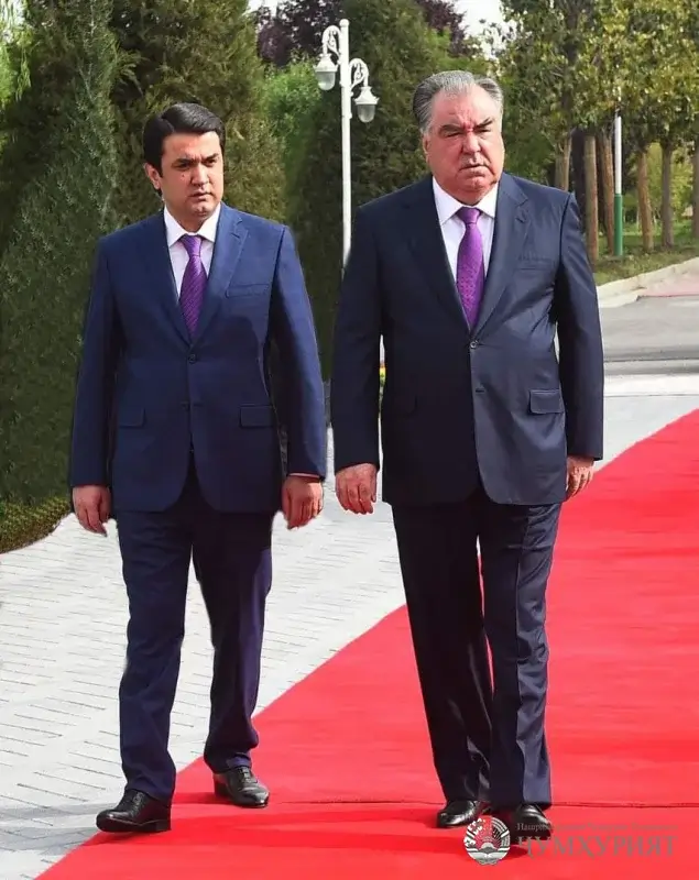 ДУШАНБЕ. ТАТБИҚИ ХОСТАҲОИ ПЕШВОИ МИЛЛАТ НУФУЗИ БАЙНАЛМИЛАЛИИ ПОЙТАХТРО МЕАФЗОЯД