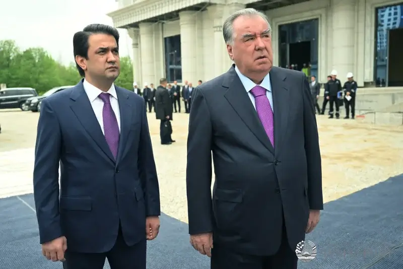 ШИНОСОИИ ПЕШВОИ МИЛЛАТ АЗ РАФТИ СОХТМОНИ БИНОИ ТЕАТРИ МИЛЛӢ