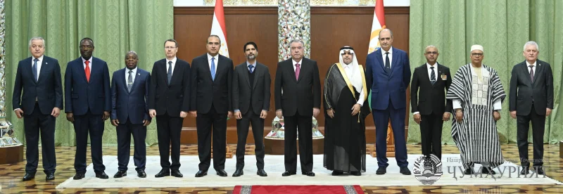 МАРОСИМИ ҚАБУЛИ ЭЪТИМОДНОМАҲО АЗ САФИРОН