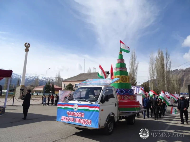 ЛАХШ. ТАҶЛИЛИ НАВРӮЗ ТАНТАНАИ БЕСОБИҚА ДОШТ