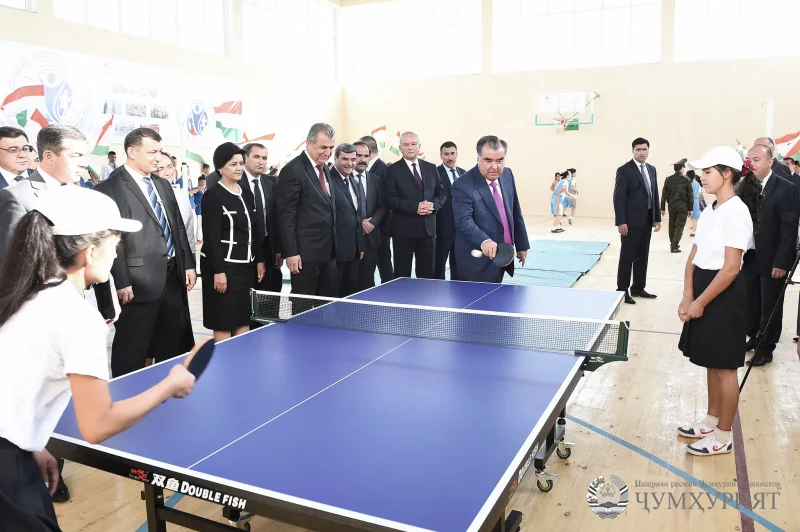 ТЕННИСИ РӮЙИ МИЗ. НОГУФТАҲОЕ, КИ БОЯД ГУФТ