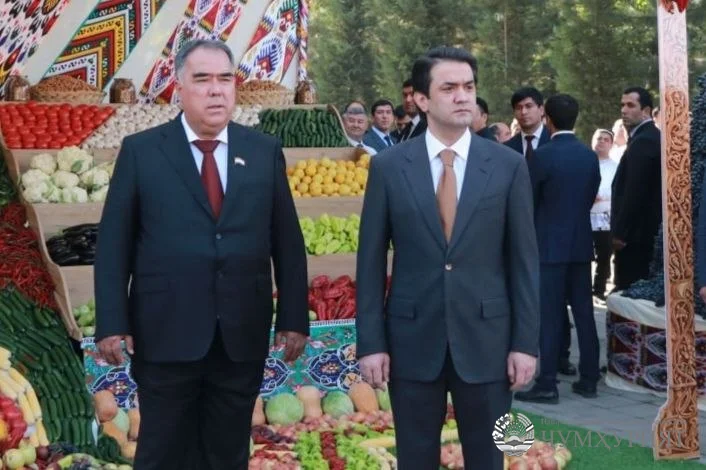 РӮЗҲОИ ФАРҲАНГИ  ВИЛОЯТИ СУҒД ДАР ДУШАНБЕ: