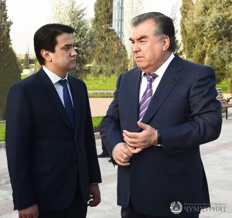 РУСТАМИ ЭМОМАЛӢ ДАСТПАРВАРИ МАКТАБИ БУЗУРГИ ДАВЛАТДОРИИ ПЕШВОИ МИЛЛАТ